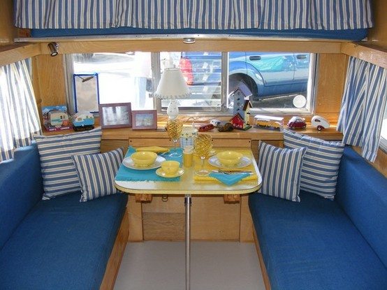 Blauw, blauw, ik hou van jou – Caravanity | happy campers lifestyle