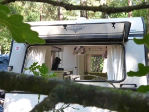 Caravan op z'n plaats