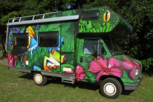 Graffiti bus 2