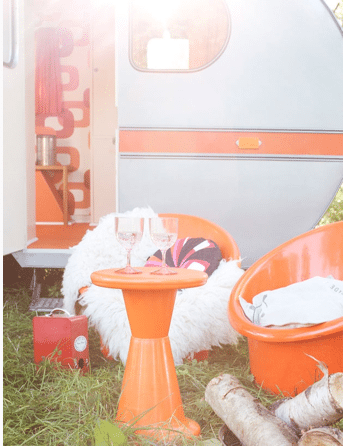 Oranje caravan 2