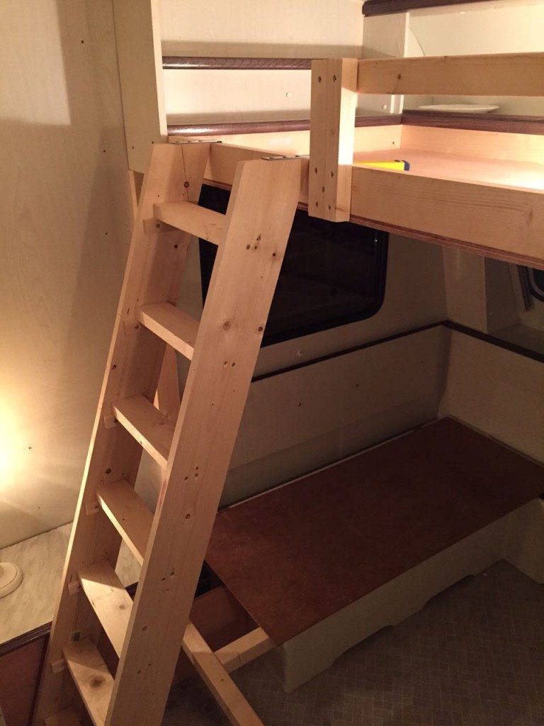 stapelbed maken in caravan | caravanity3