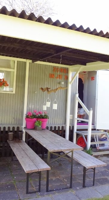 Buitenhuisje | Pipowagen | veranda | Caravanity